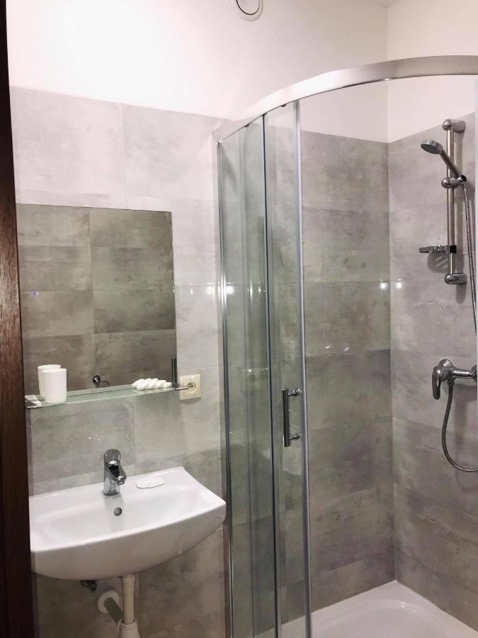 Astral Aparthotel Raszyn Ngoại thất bức ảnh