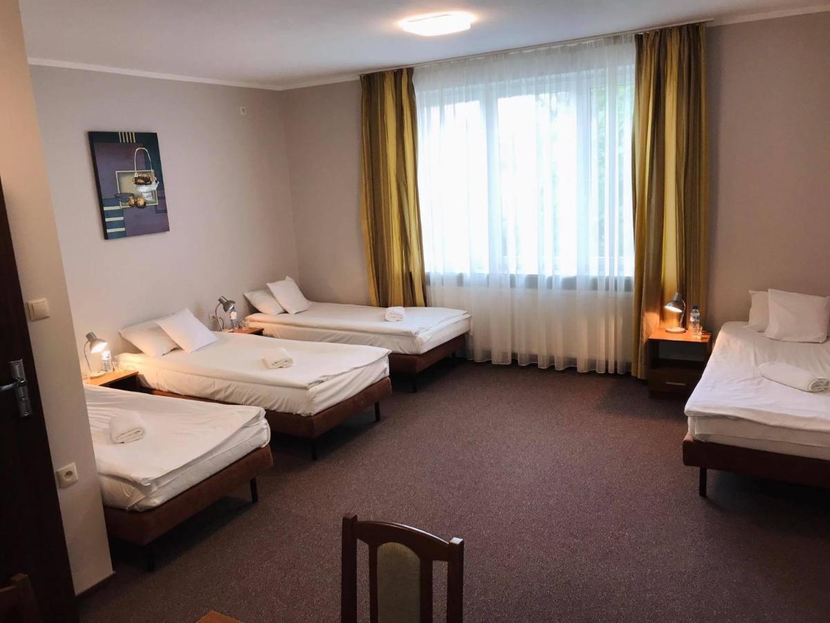 Astral Aparthotel Raszyn Ngoại thất bức ảnh
