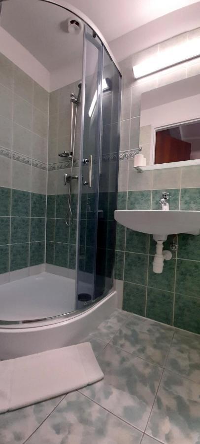 Astral Aparthotel Raszyn Ngoại thất bức ảnh
