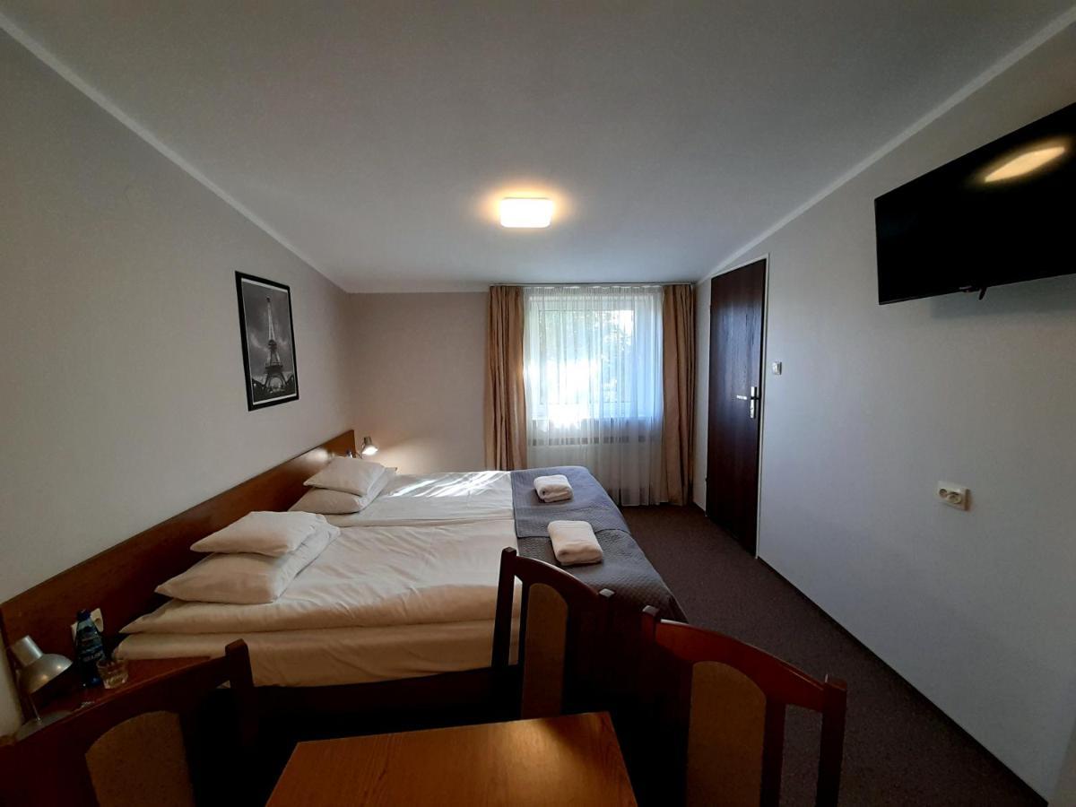Astral Aparthotel Raszyn Ngoại thất bức ảnh
