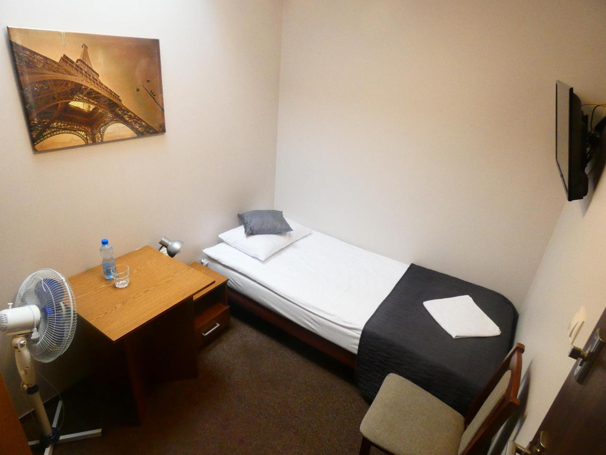 Astral Aparthotel Raszyn Ngoại thất bức ảnh