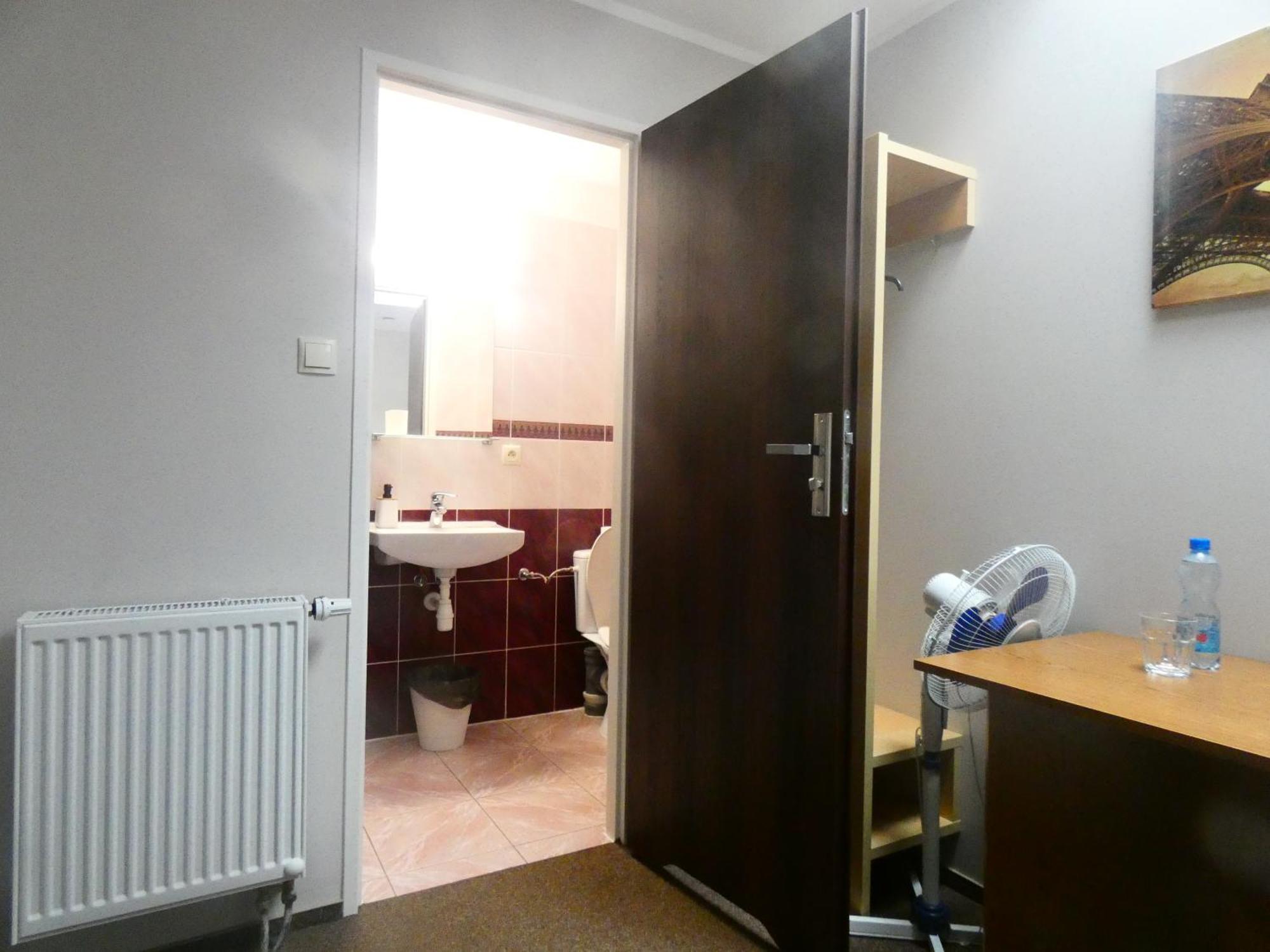 Astral Aparthotel Raszyn Ngoại thất bức ảnh