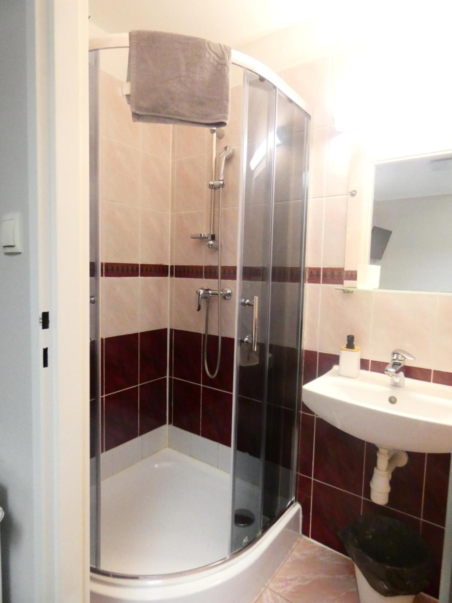 Astral Aparthotel Raszyn Ngoại thất bức ảnh