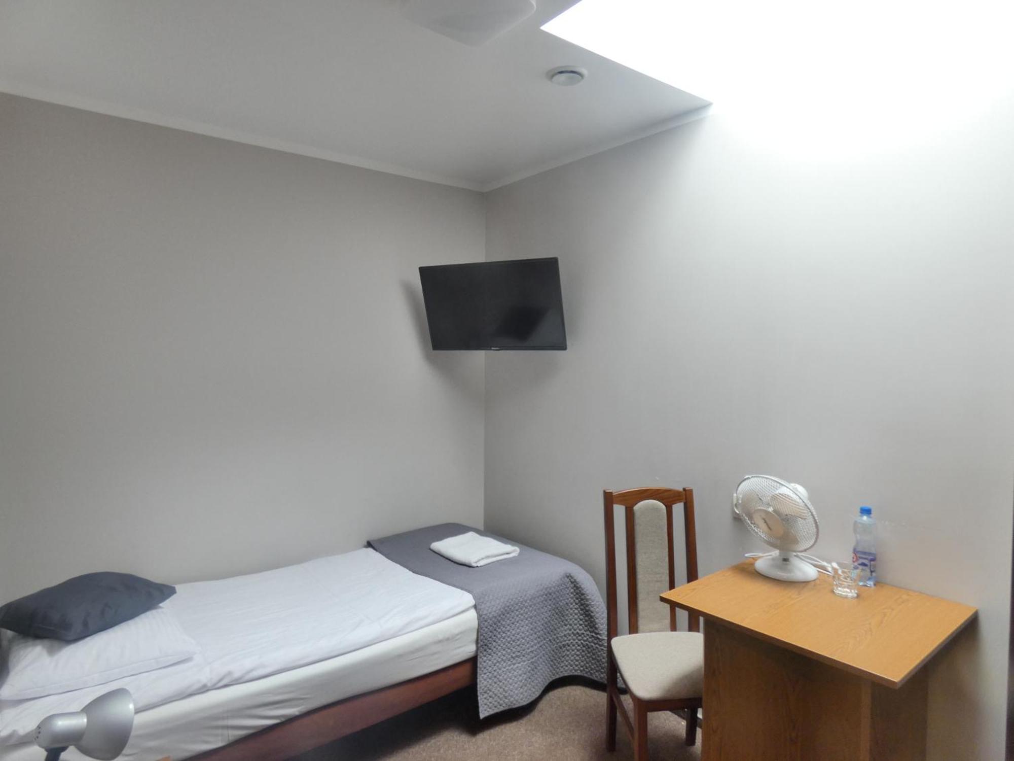 Astral Aparthotel Raszyn Ngoại thất bức ảnh