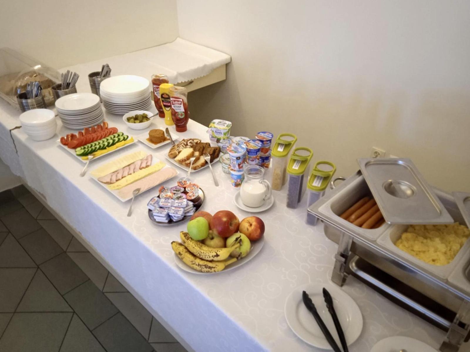Astral Aparthotel Raszyn Ngoại thất bức ảnh